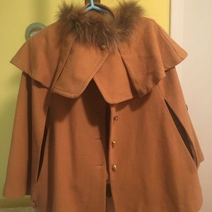 Capes Coat with real fur stylish coat